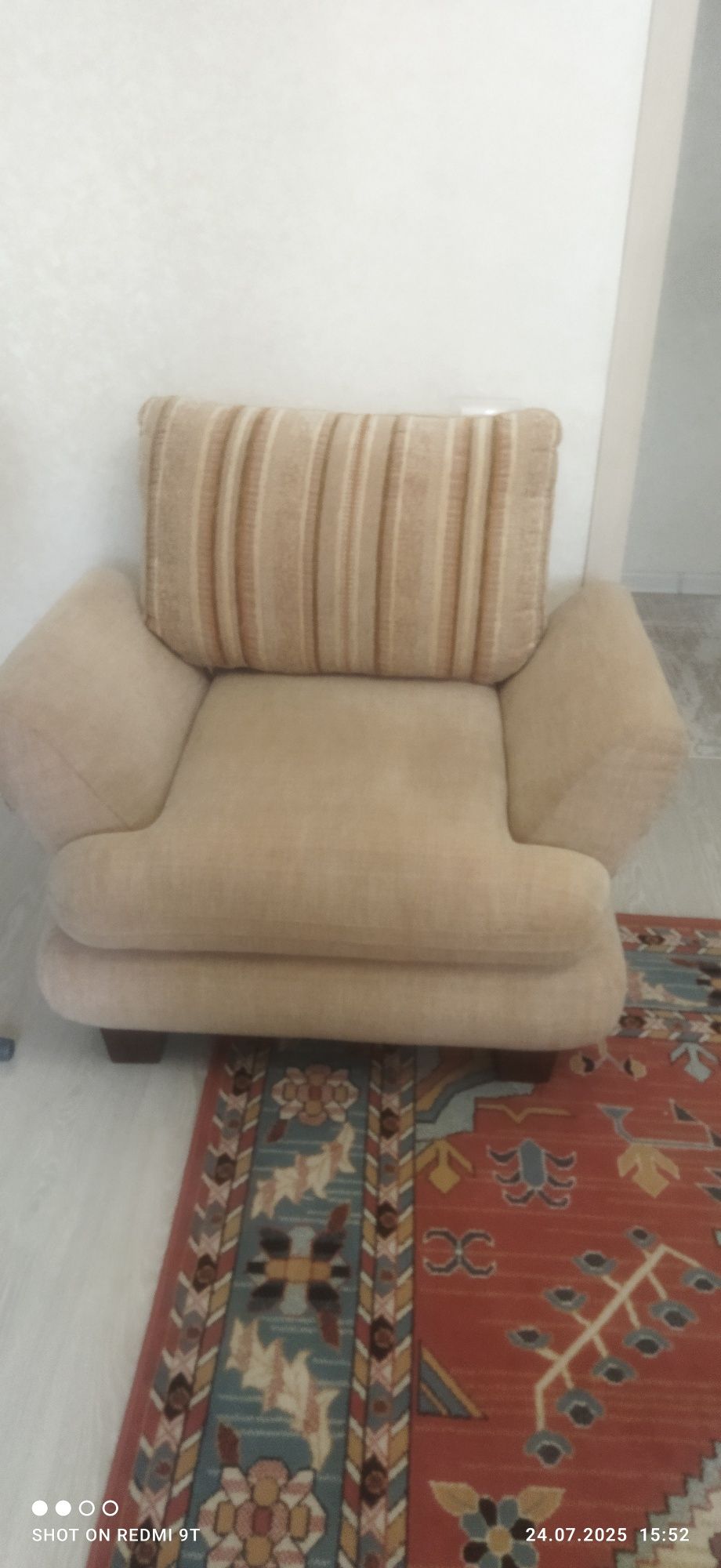 Продам раскладной диван с креслом