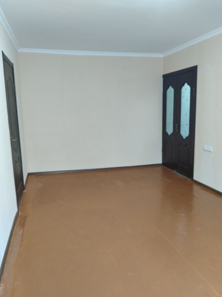 Срочно продается 2 х комнатная квартира.