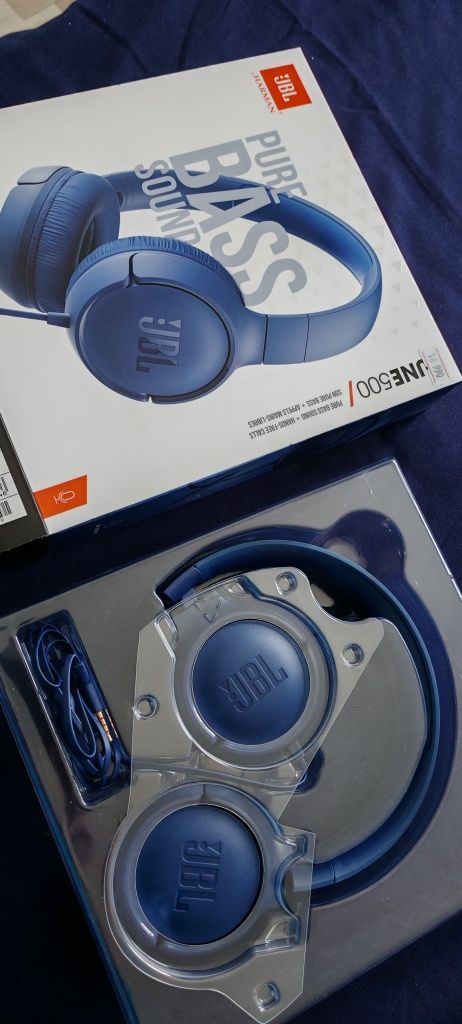 Продается наушники JBL. Новый