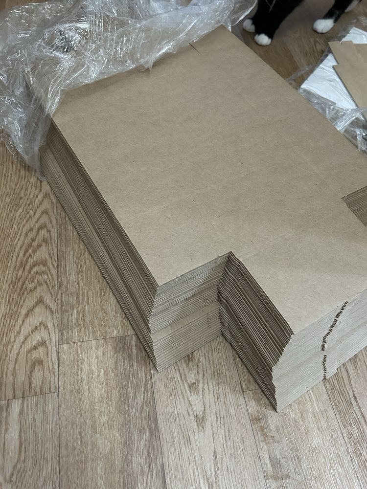 Продам новые не собранные коробки, в наличии: 35 штук