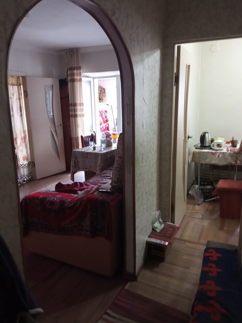 Прөдам 3-комнатное квартира.Пластиковый окна,входная дверь железная.