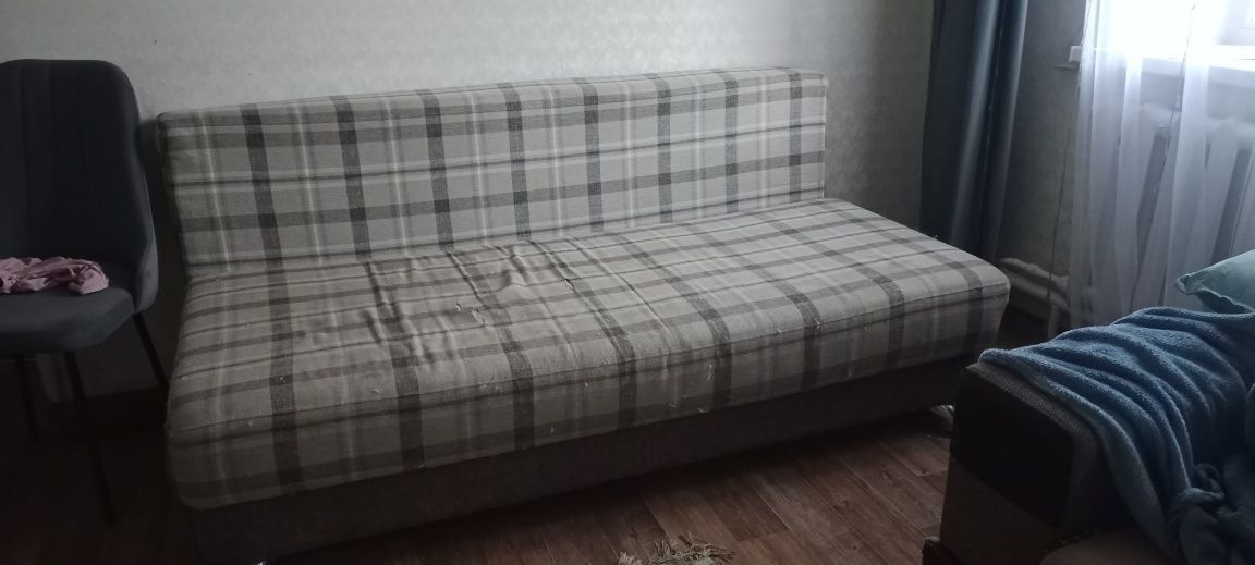 Продам диван подлокотники открываются