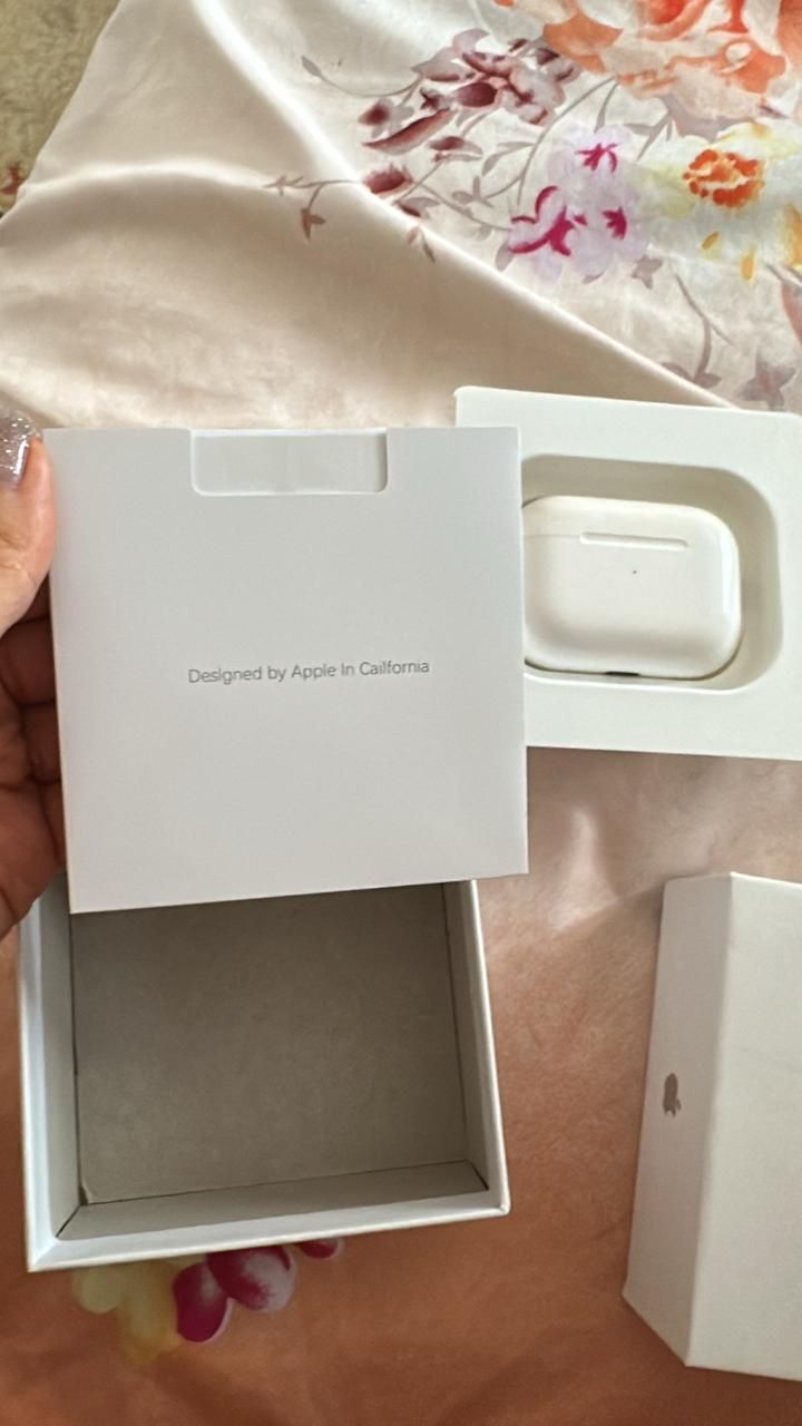 Iphone X 64 гб (в отличном состоянии) + airpods 2 (нужен ремонт)