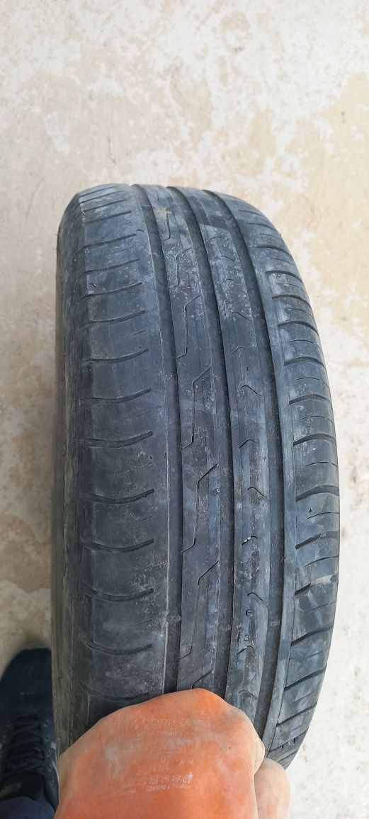 1шт дөңгелек 195/65. R15 сатылады.