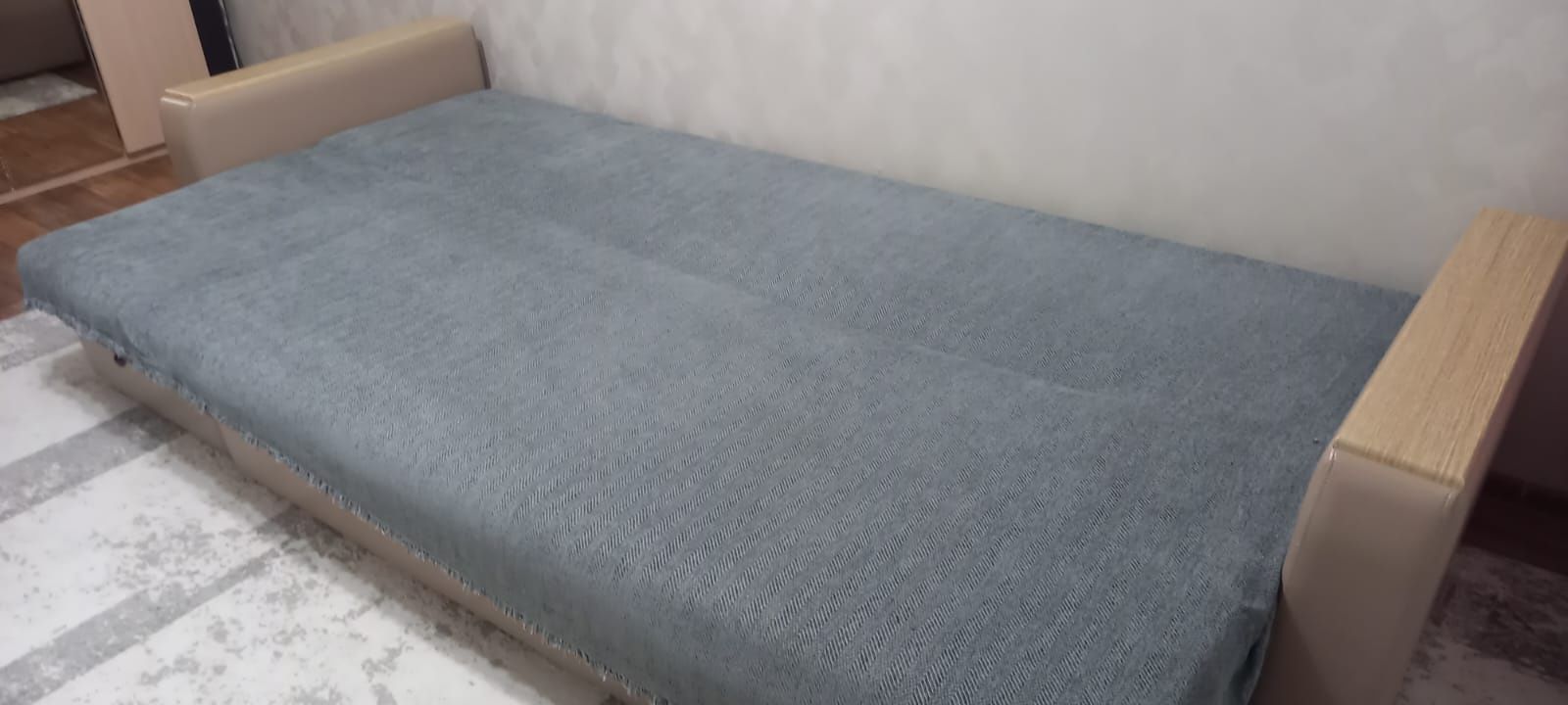 Продам угловой диван 
Отличное со