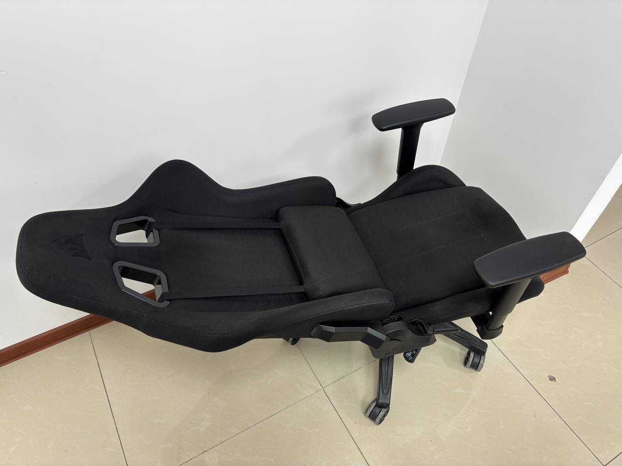 Б/У Игровое компьютерное кресло CORSAIR TC100 RELAXED