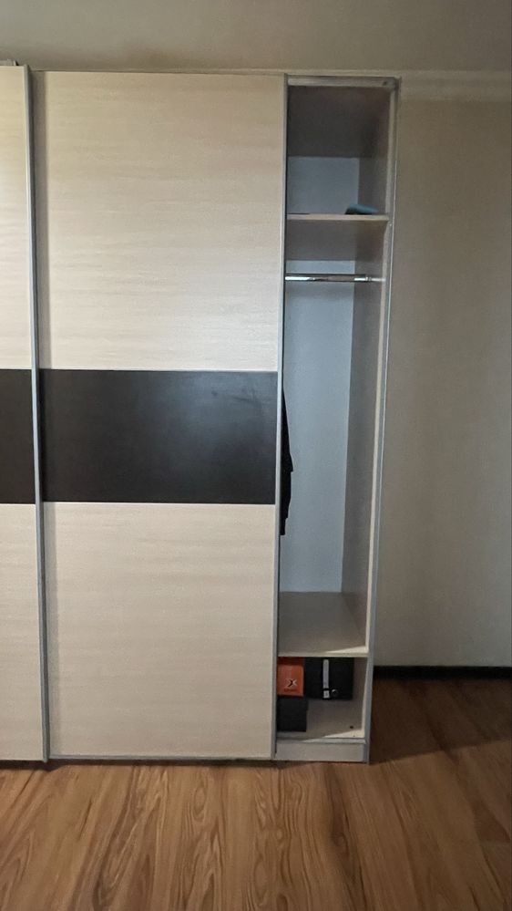 Продам шкаф для прихожей