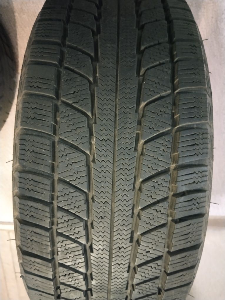Продаю зимние шины TRIANGLE 205/55 R16