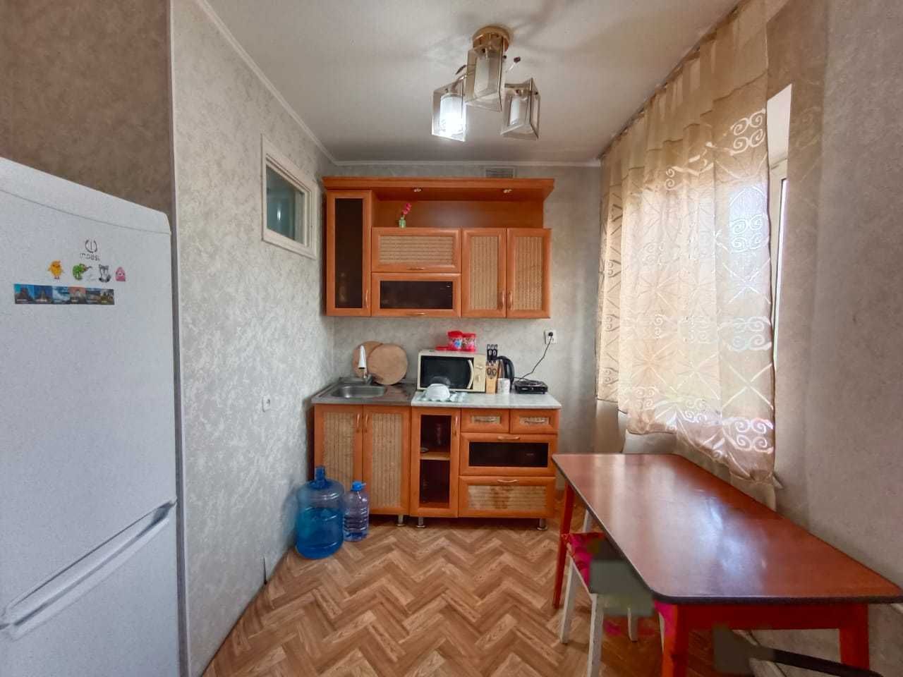 Продаю 2 комнатную квартиру в 21 микрорайоне.