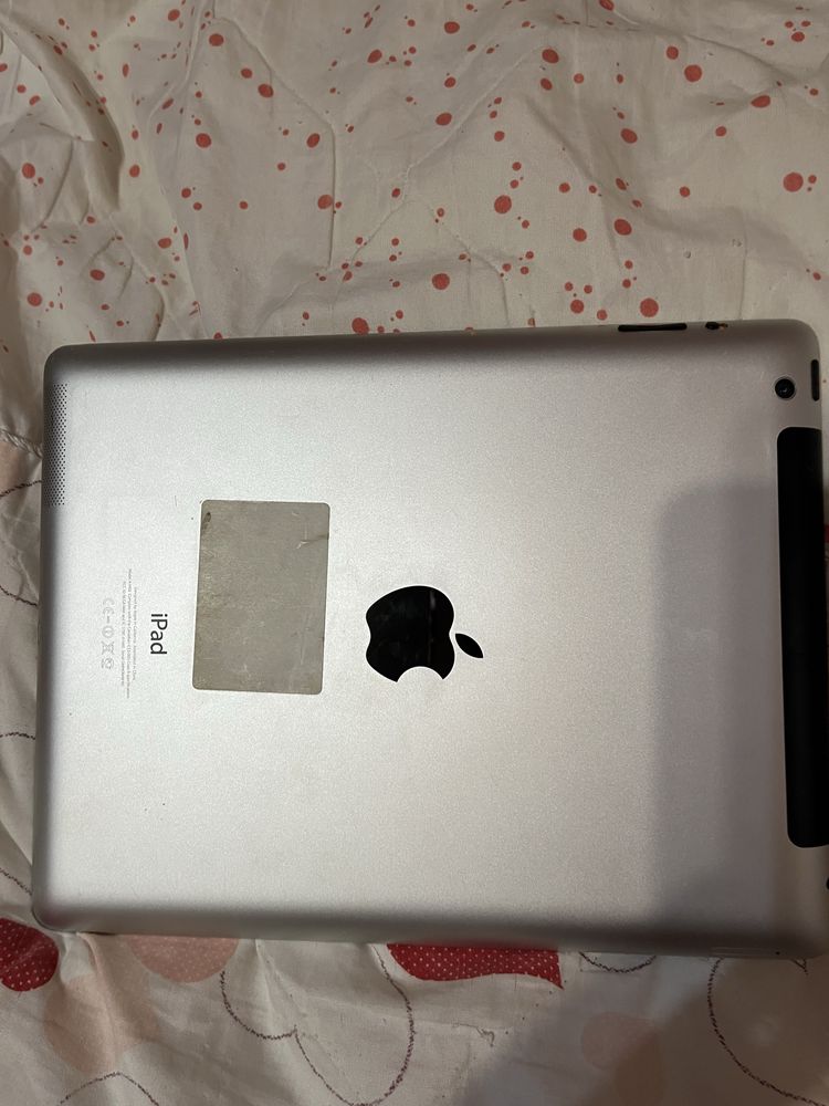 Продается iPad 16 GB белый