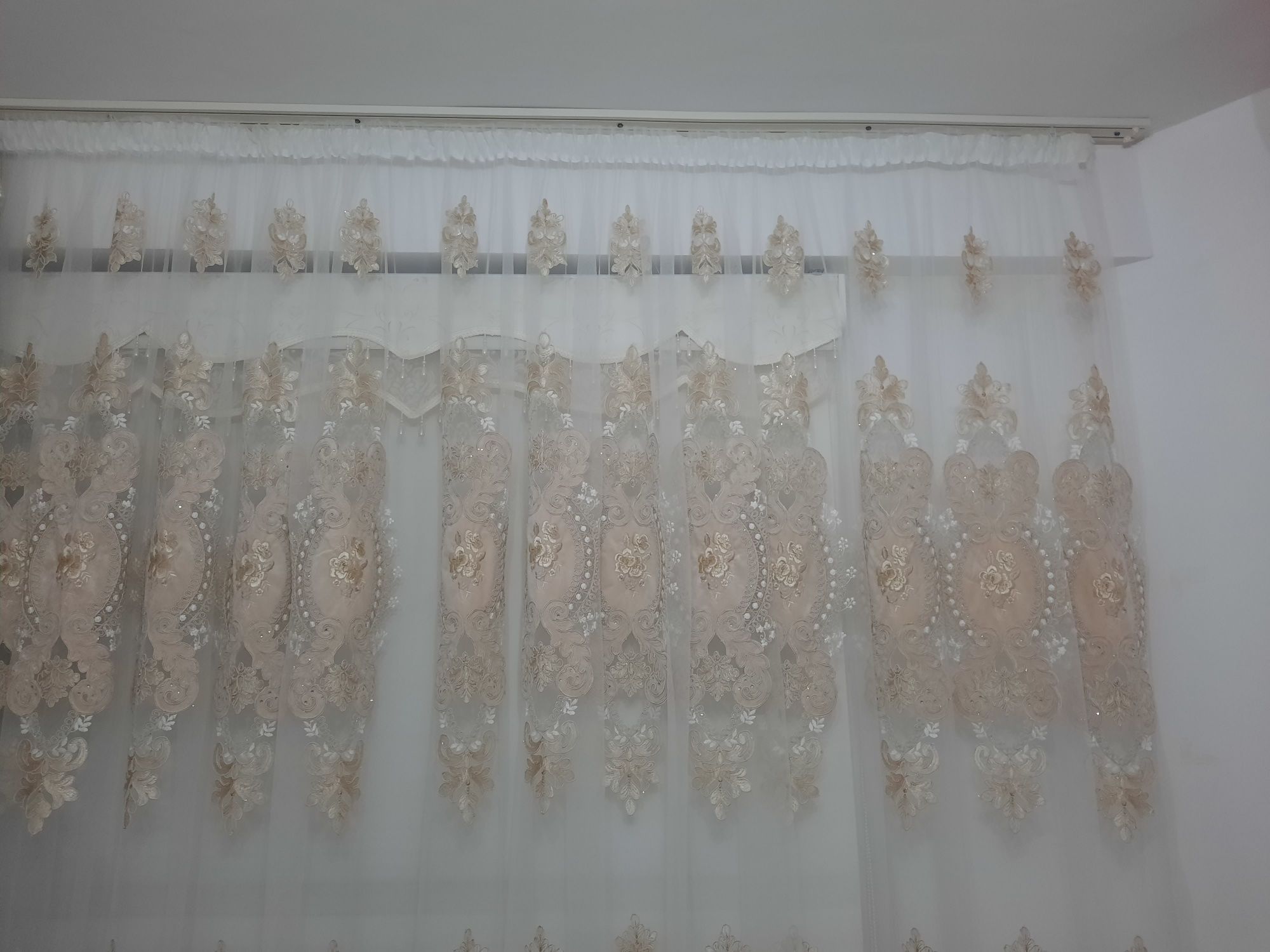 Продаю красивую тюль на 3 окна