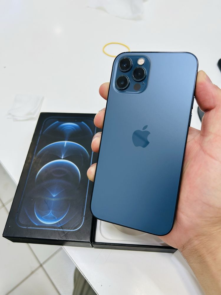 Iphone 12 Pro синий