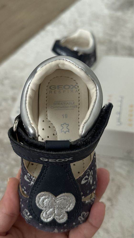Сандалии для девочки geox