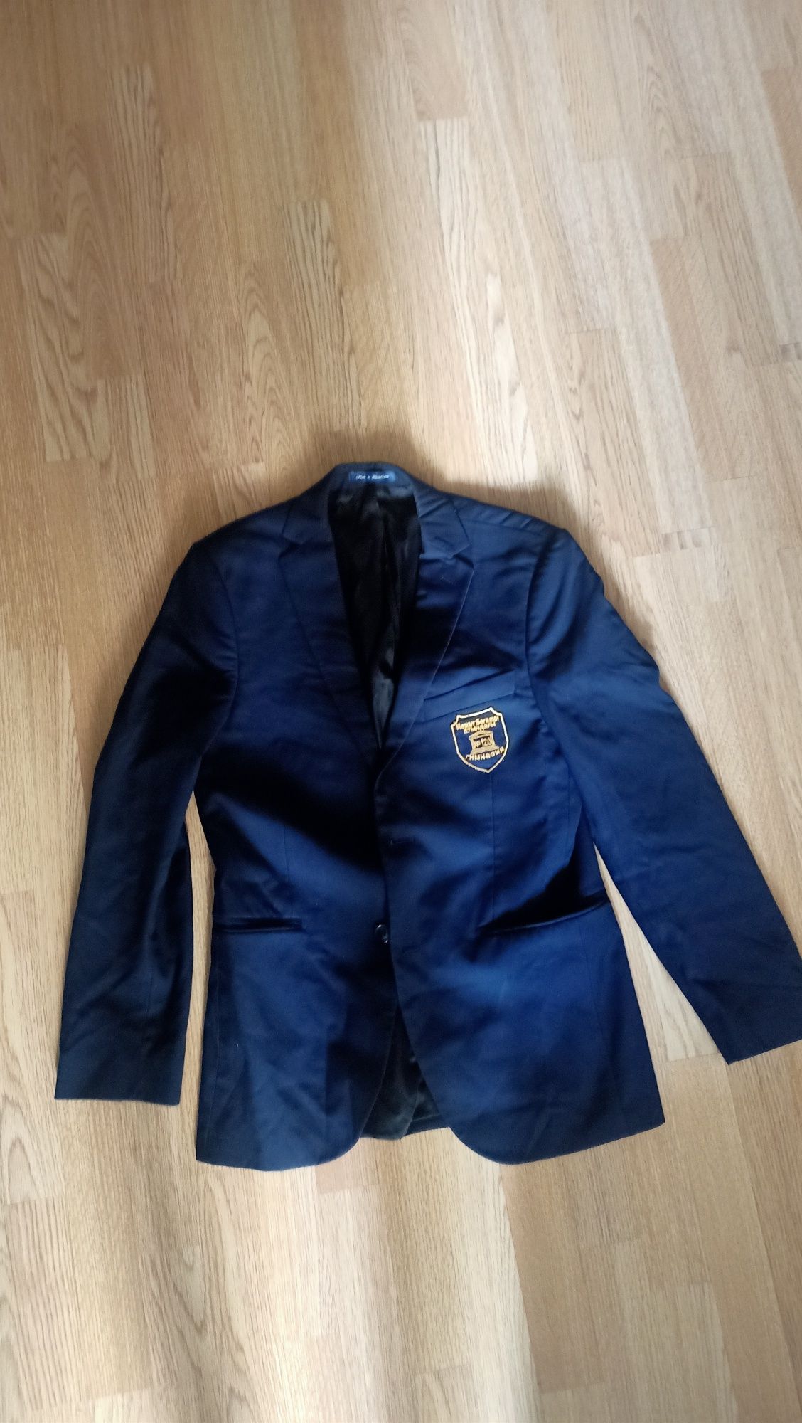 Продам пиджаки Гласман