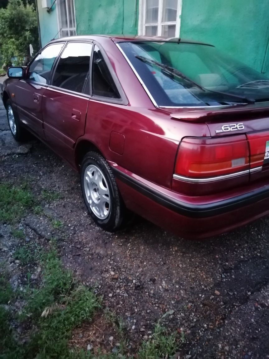 Срочно свою отличную Mazda  626