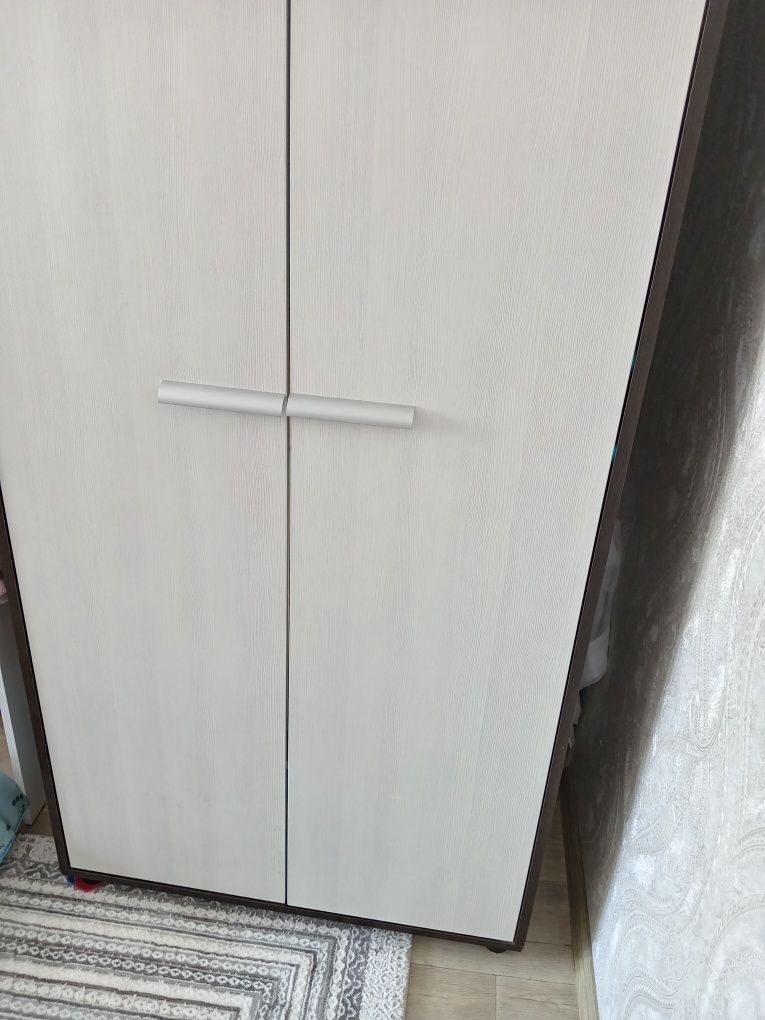Продаётся шкаф отличном состояние..
