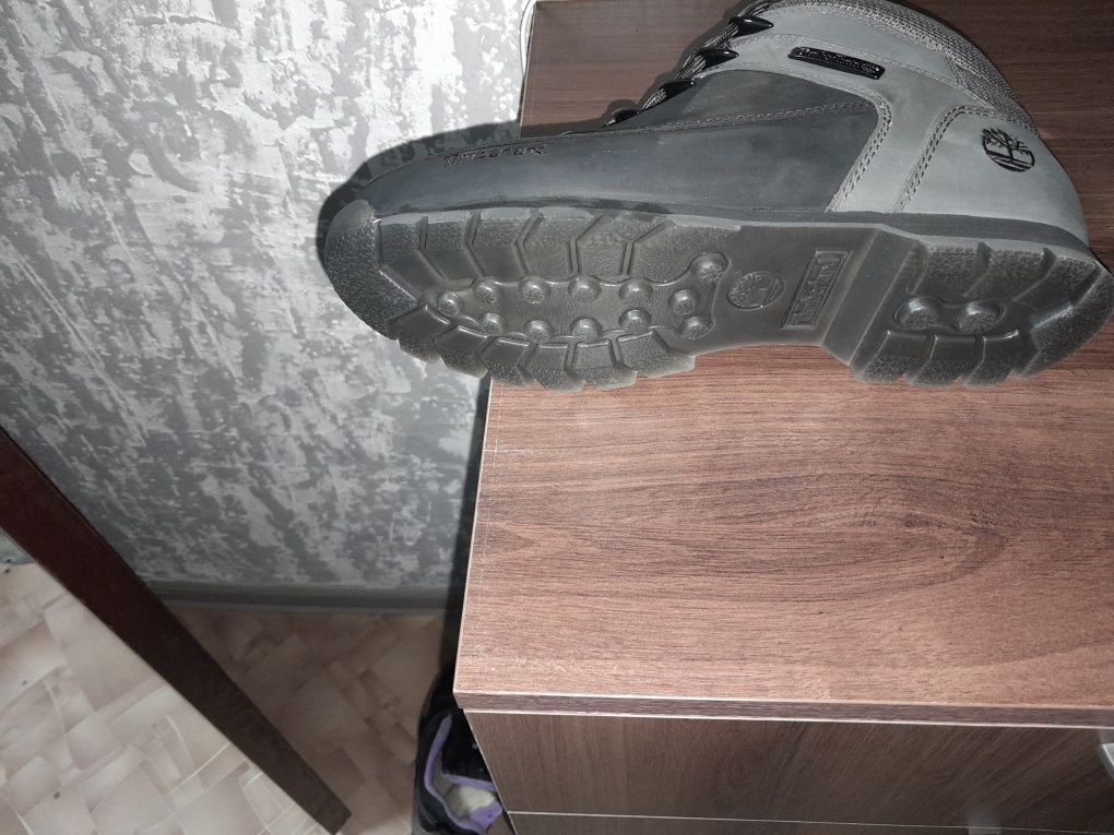 Продам мужские ботинки. Timberland