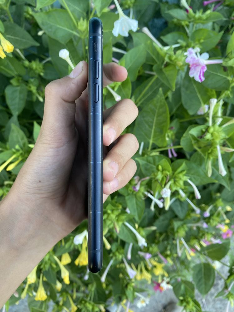 Продам айфон Xr