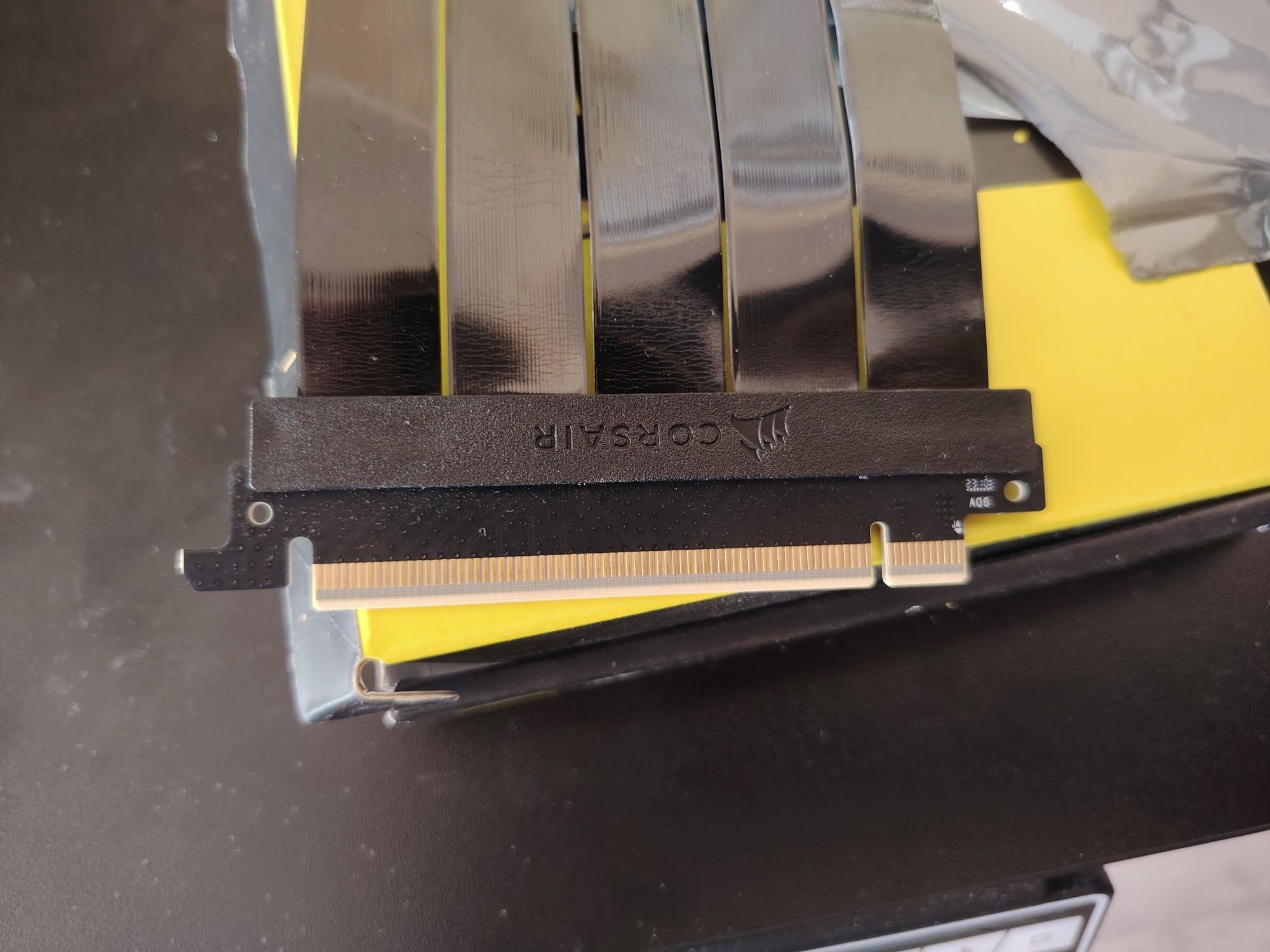 Райзер pcie 4.0 x16 corsair premium 300mm