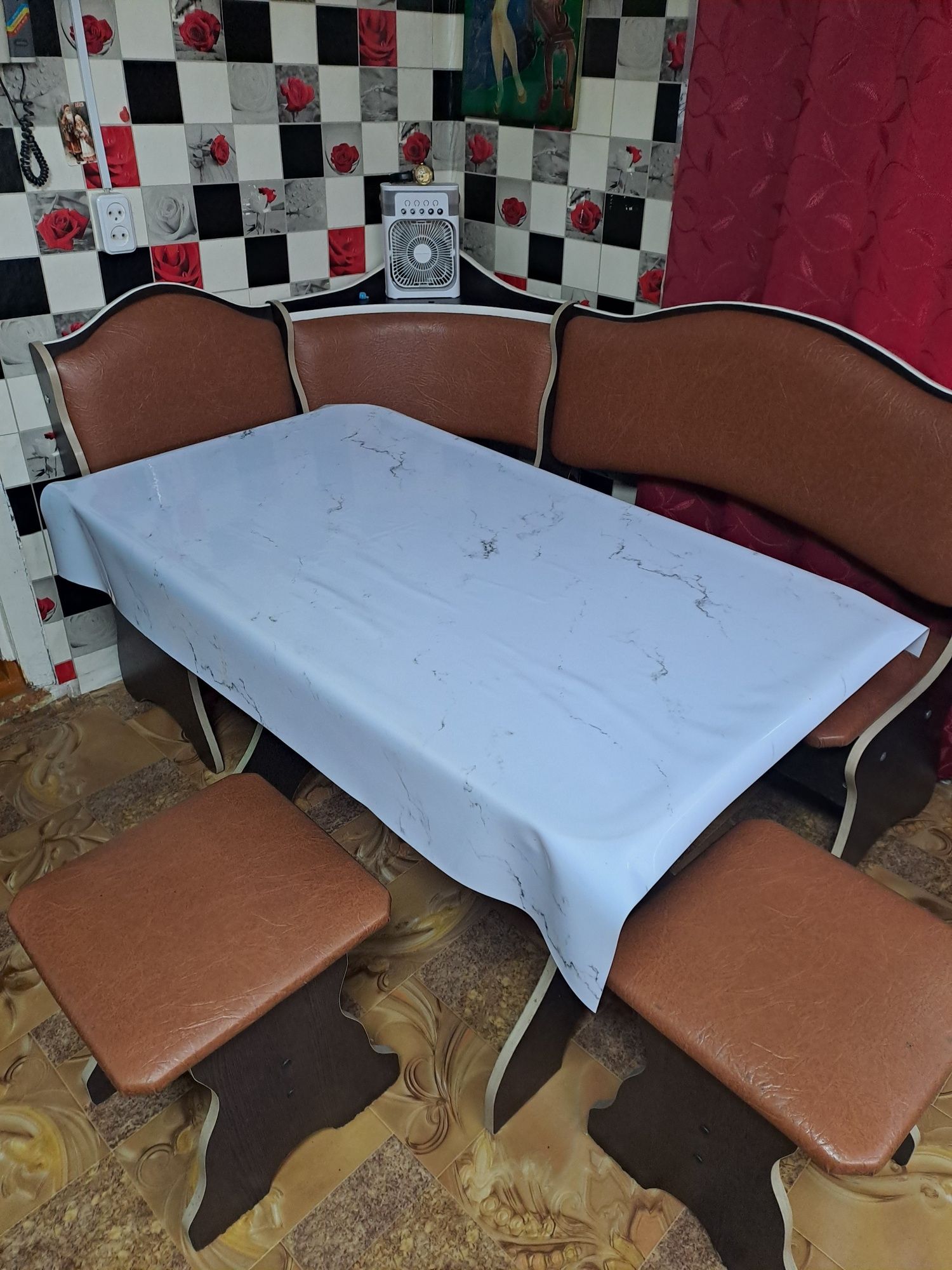 Продам обеденную зону