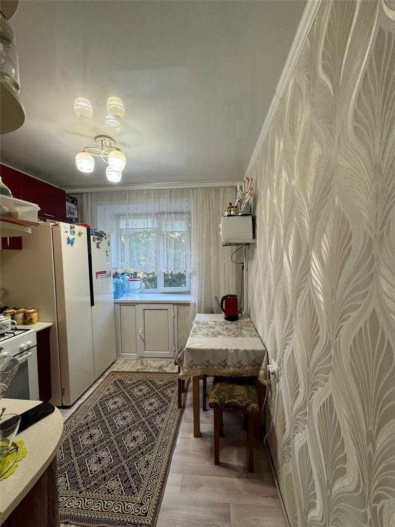 S  Продам 5-ти ком по Мира 3/5 этаж, не угловая