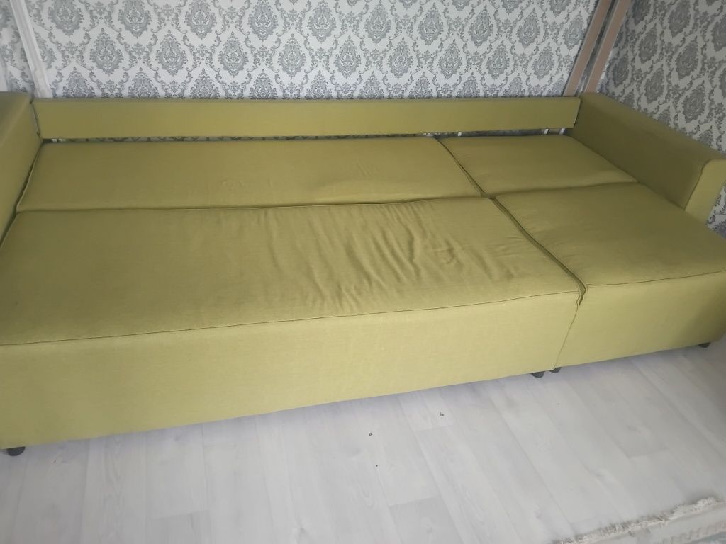 Диван хорошим состояние