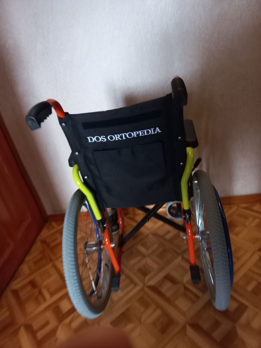 Детская инвалидная коляска новая.