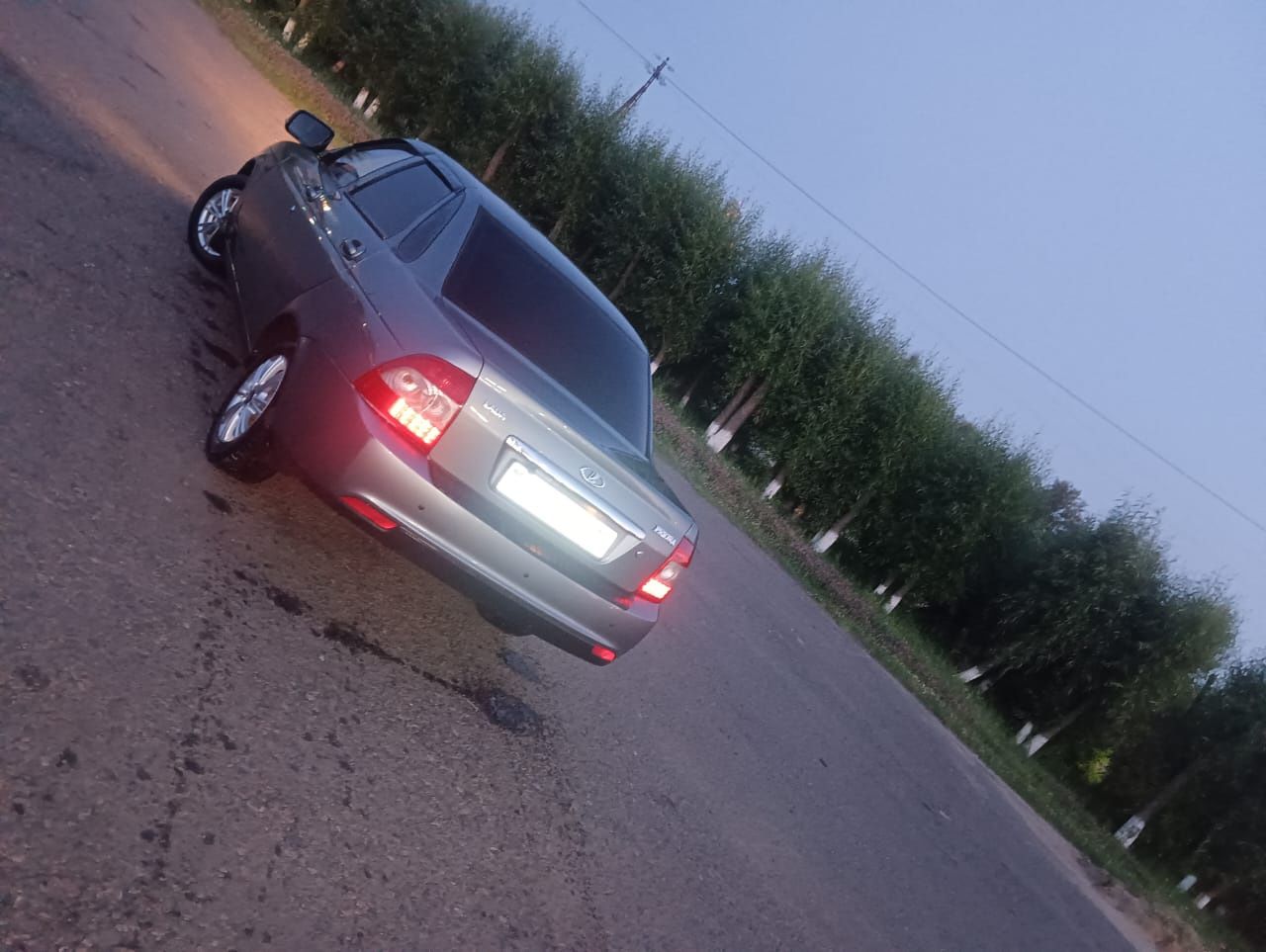 Продам Приору люкс