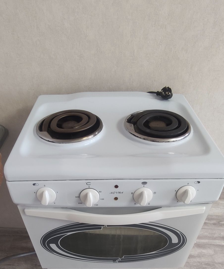 Продам  эл.плиту "Мечта" 2-х конф.