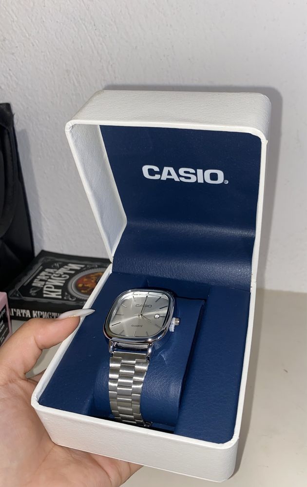 Часы Casio новый