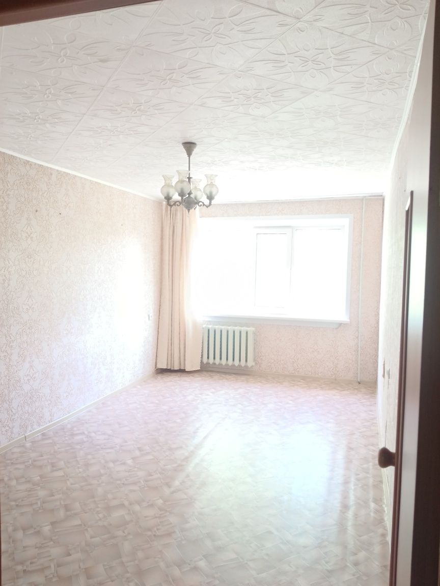 Продам 2 комн., квар. 3-23, 2 этаж.