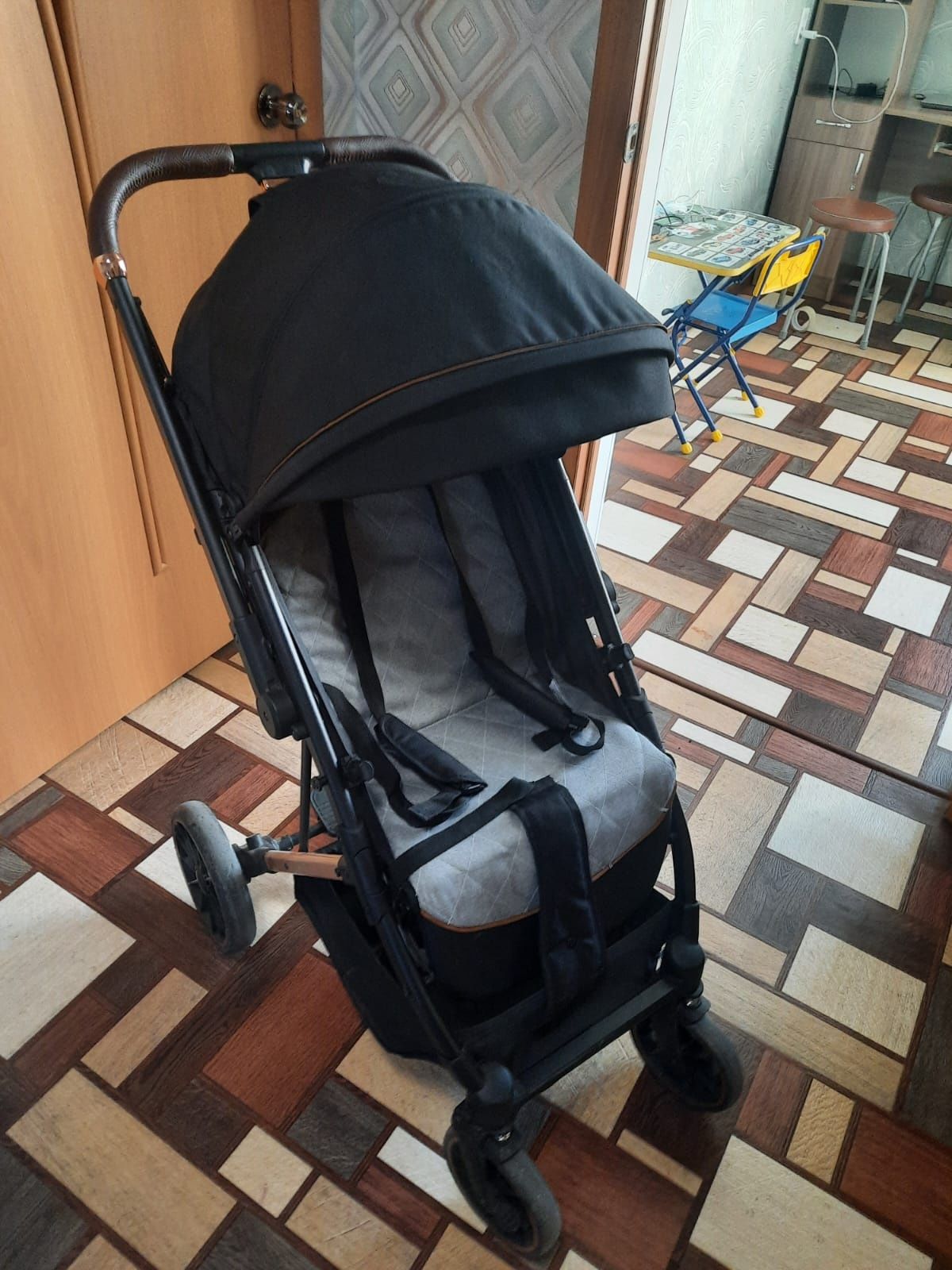 Продам   коляску