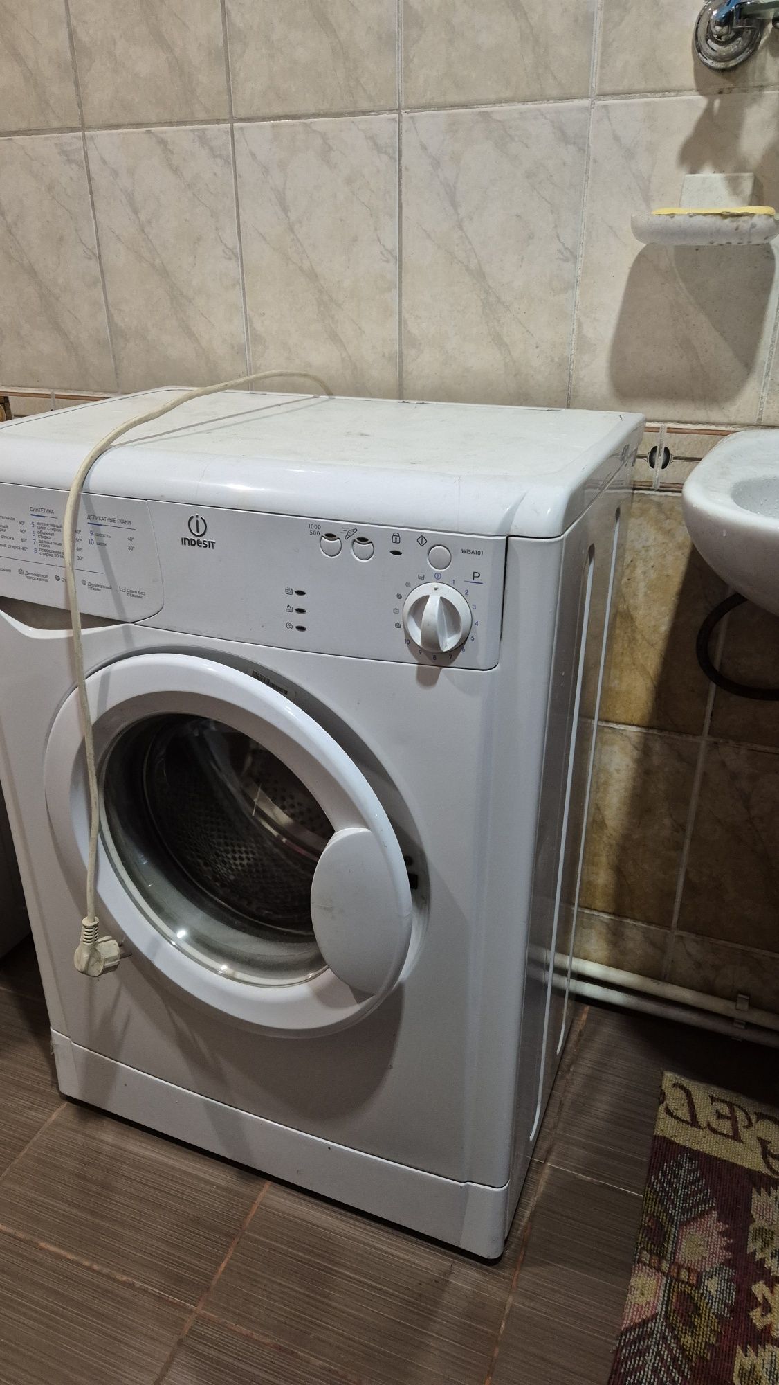 Продам стиральную машину