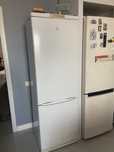 Продам холодильник Indesit