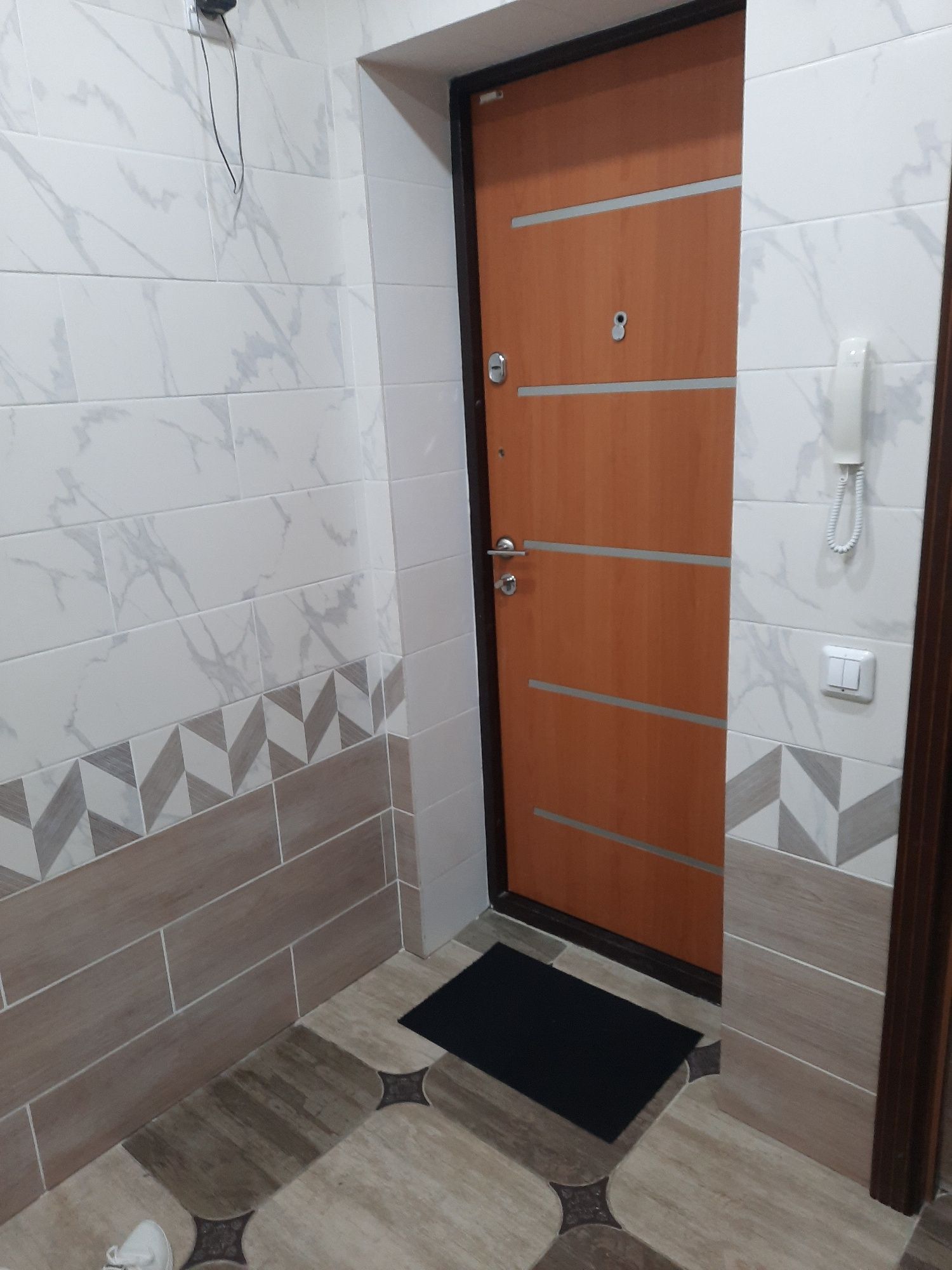 Трехкомнатная большая 65кв,по суткам