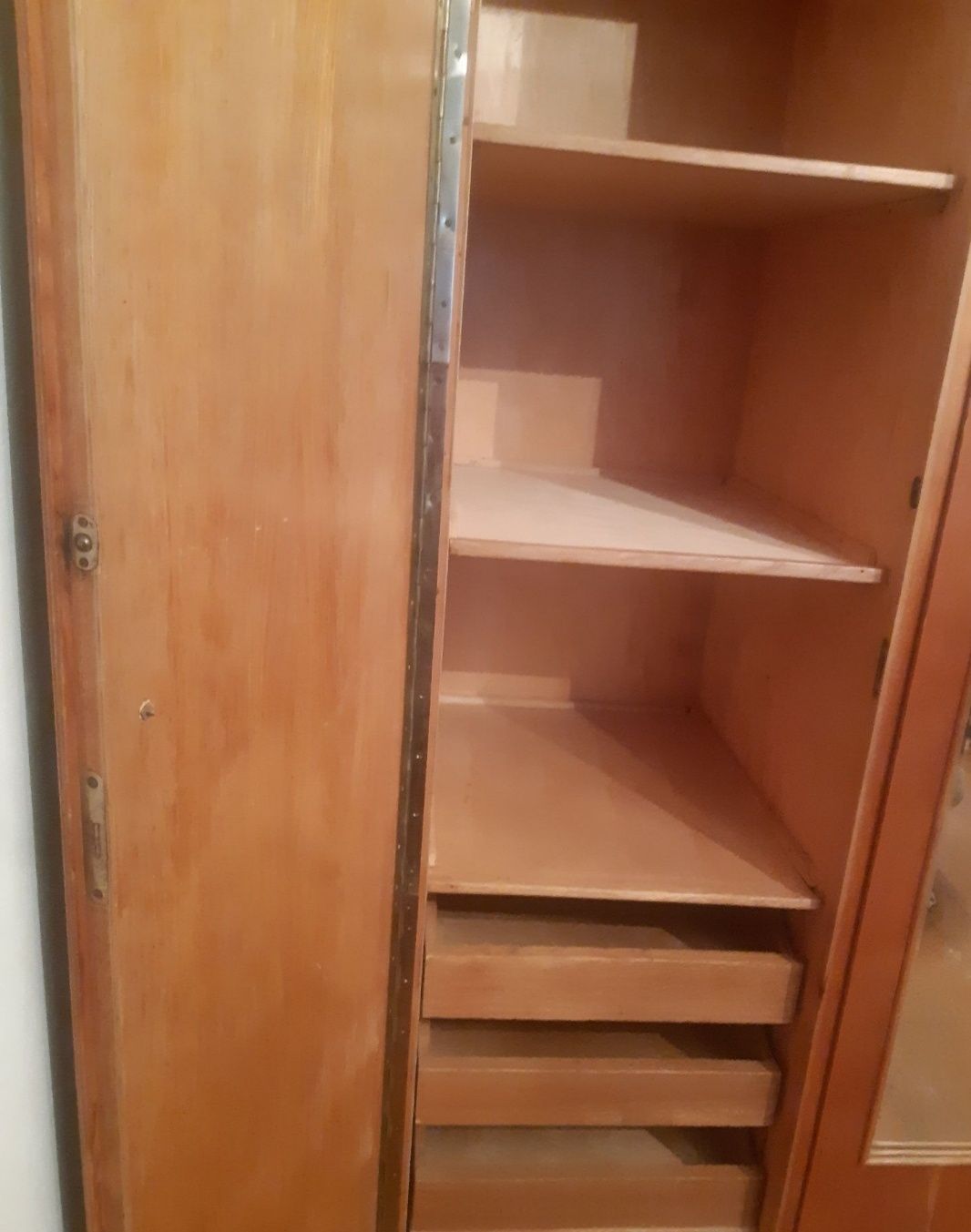 Продам шифоньер деревянный