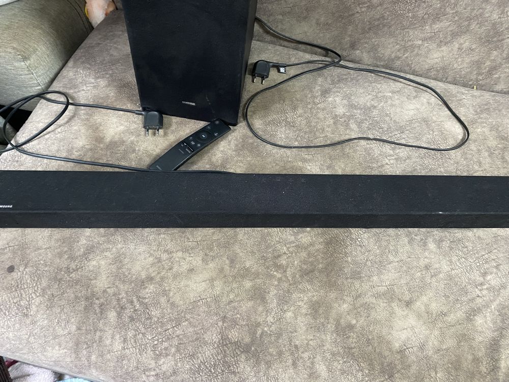 Продам Саундбар HW-450  б/у состояние хорошая