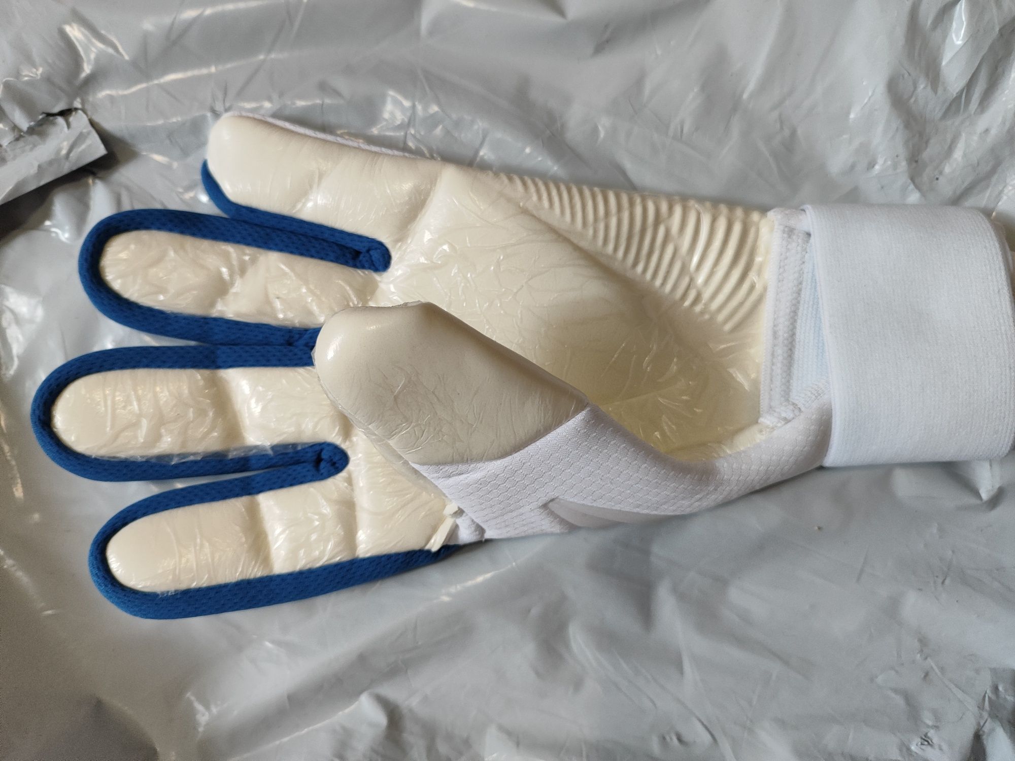 Футбольные перчатки вратарские вратаря Nike Phantom Elite (9) Adidas