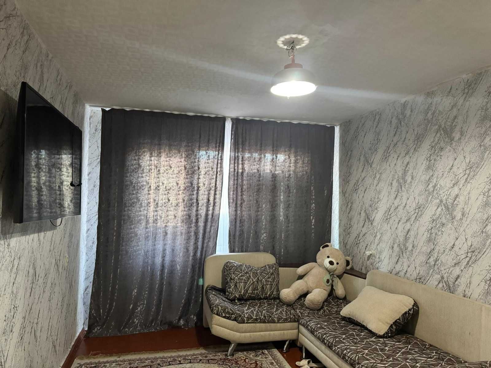 Продам 1 комнатную квартиру Центр 2/5