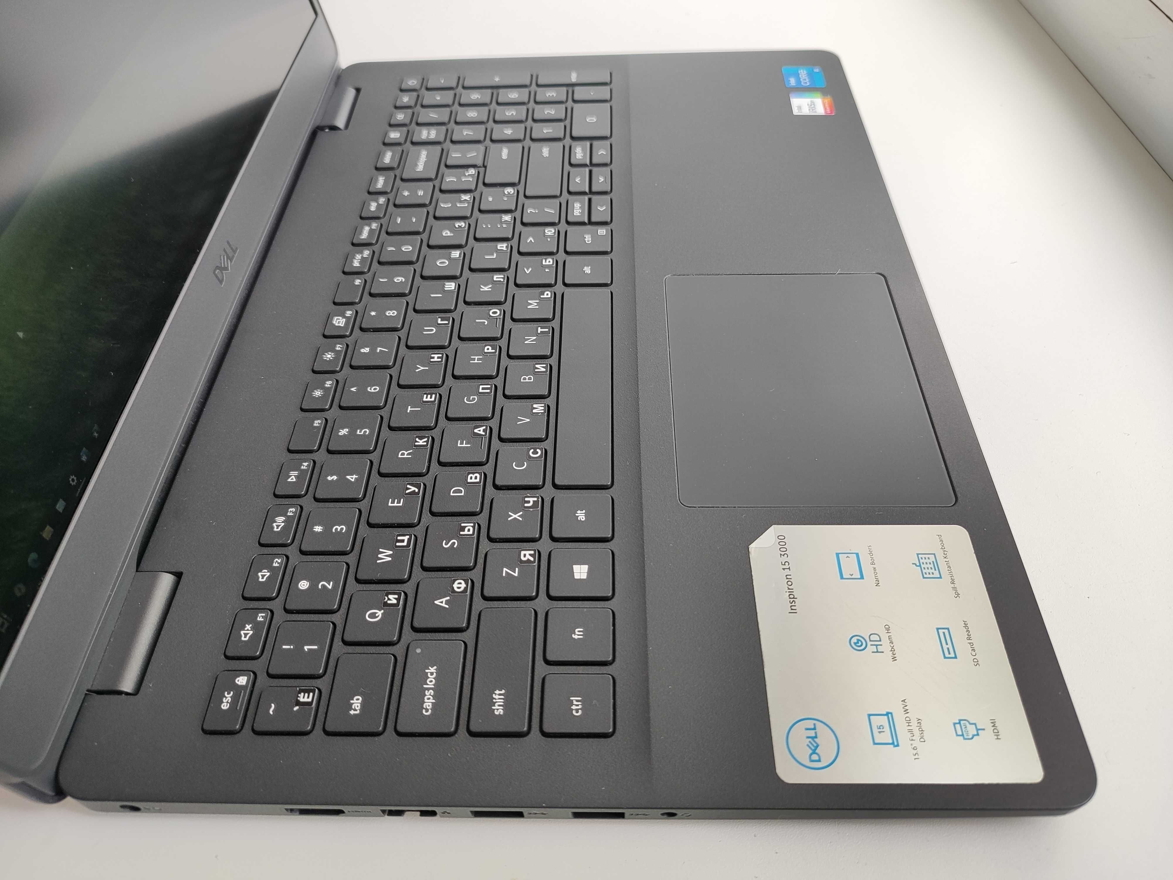 Dell Ispirion 3511/i5-1135G7/12/256SSD/1TbHDD/FHD/IPS