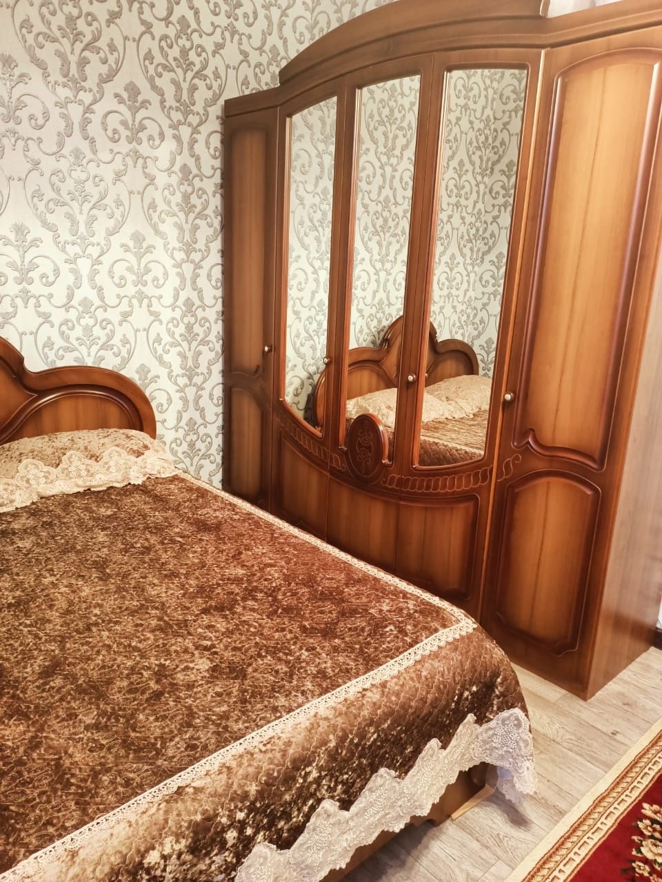 Продается спальный гарнитур