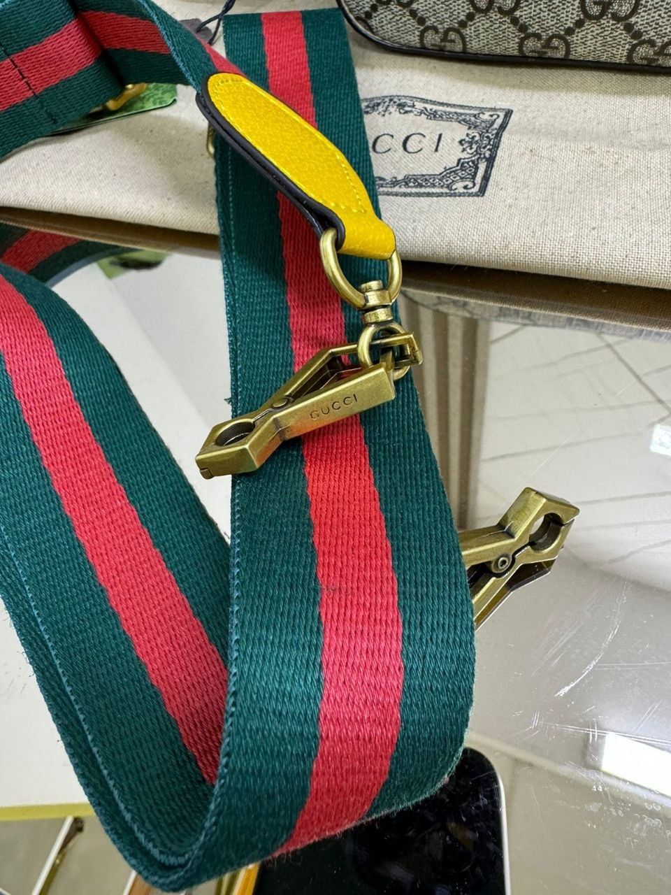 Сумка Gucci в фирменной подарочной коробке
