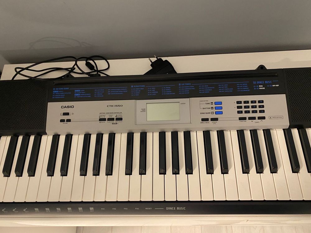 Синтезатор CASIO 1550