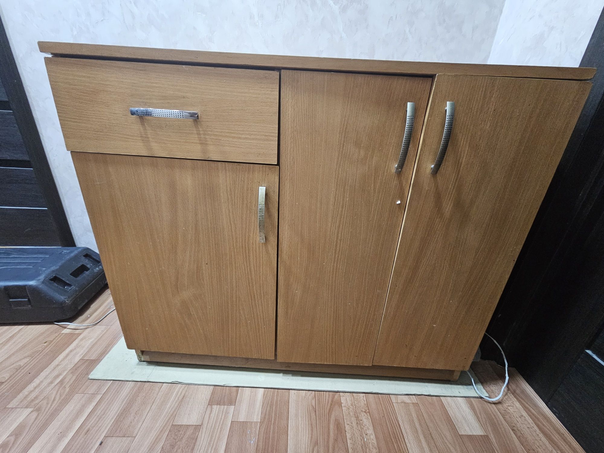 Прихожая комод .