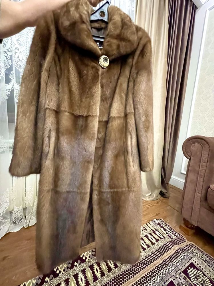 Норковая шуба цельная Греция, размер 46-48-50, норковая шуба