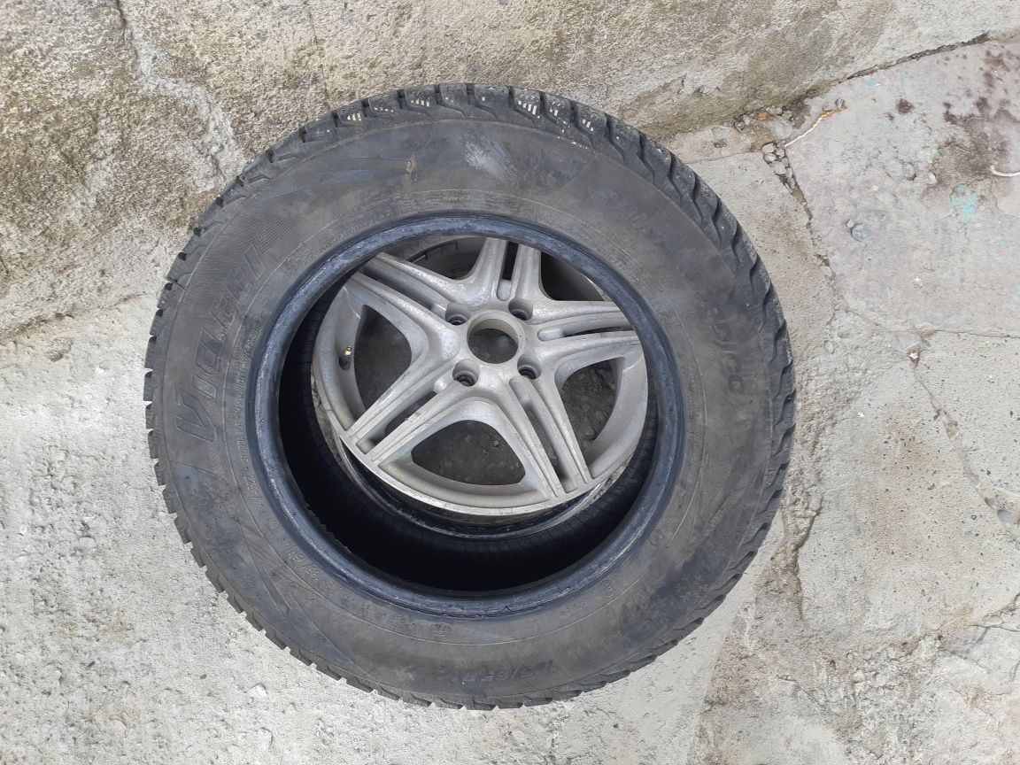 Продам диски с зимними резинами