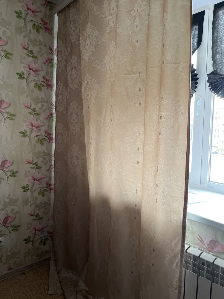 Продам тюль и шторы в отличном состоянии