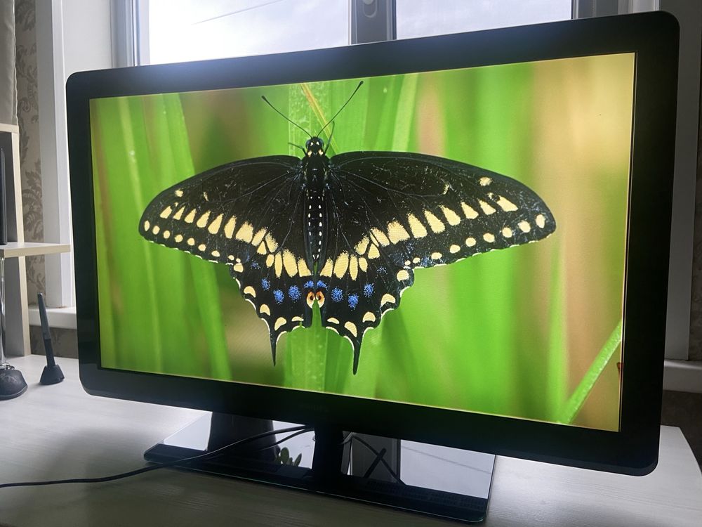 Телевизор Philips диагональ 102см
