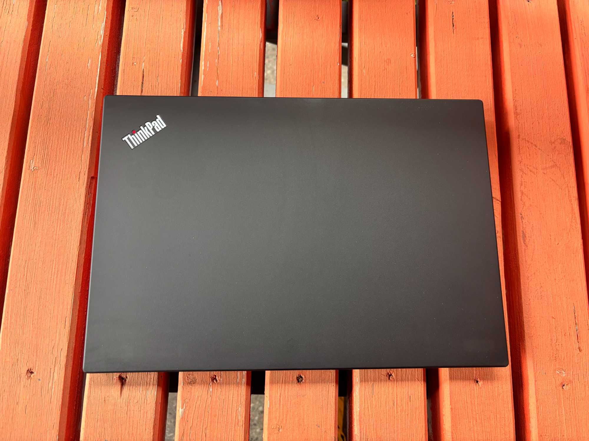 Thinkpad t495. Ryzen 7 Pro. Ram 16gb. Ssd 512gb