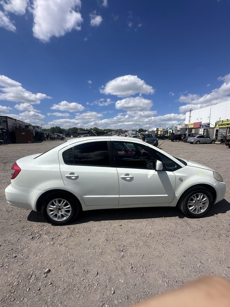 Сузуки xs4 автомашина
